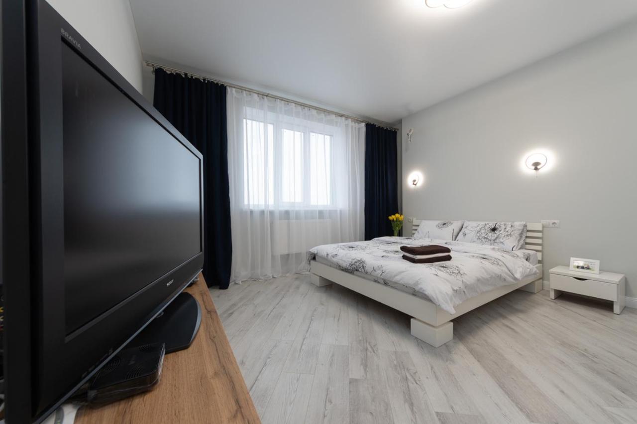 красивая 1 комнатная с балконом на теремках 252 Apartment *